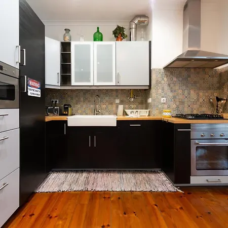 Old Style Fully Renewed And Spacious 3-bed Apartment Lisbon