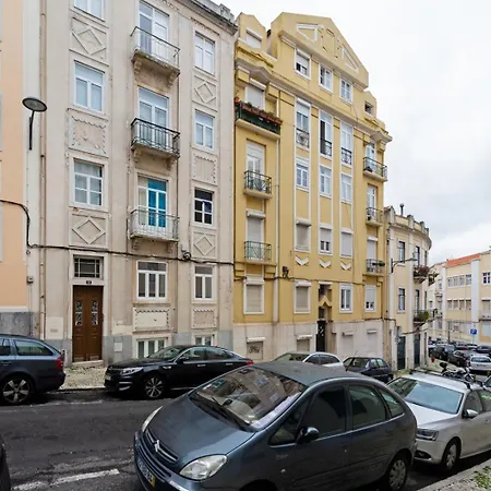 Apartment Old Style Fully Renewed And Spacious 3-bed