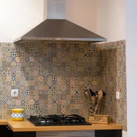 Apartment Old Style Fully Renewed And Spacious 3-bed