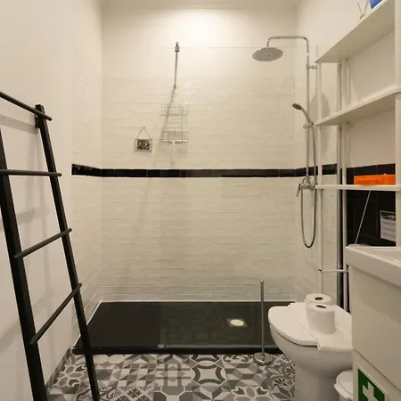 Old Style Fully Renewed And Spacious 3-bed Apartment Lisbon