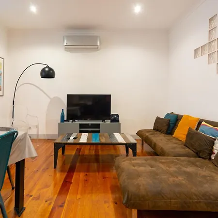 Old Style Fully Renewed And Spacious 3-bed Apartment Lisbon