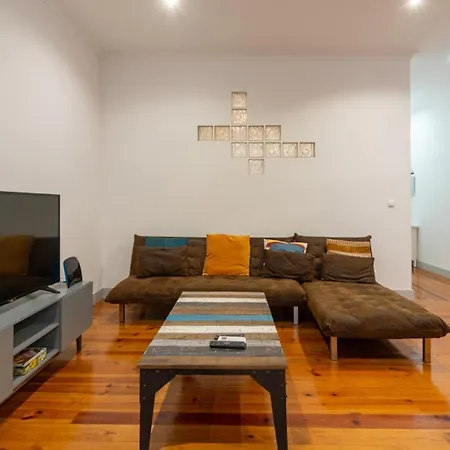 Apartment Old Style Fully Renewed And Spacious 3-bed Lisbon