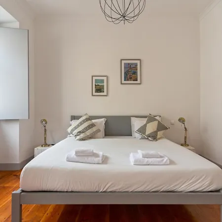 Daire Old Style Fully Renewed And Spacious 3-bed Lisboa