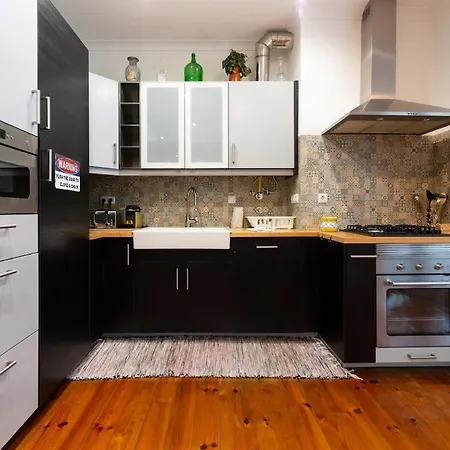 Old Style Fully Renewed And Spacious 3-bed Apartamento