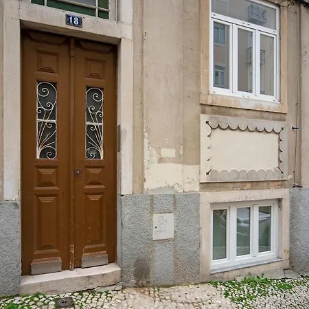 Old Style Fully Renewed And Spacious 3-bed * Lisboa