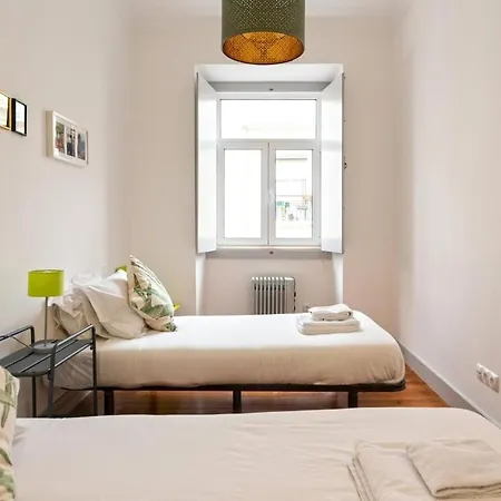 Old Style Fully Renewed And Spacious 3-bed Apartman *