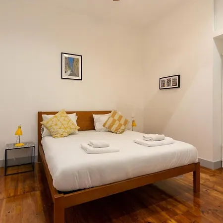 Old Style Fully Renewed And Spacious 3-bed Apartamento Lisboa