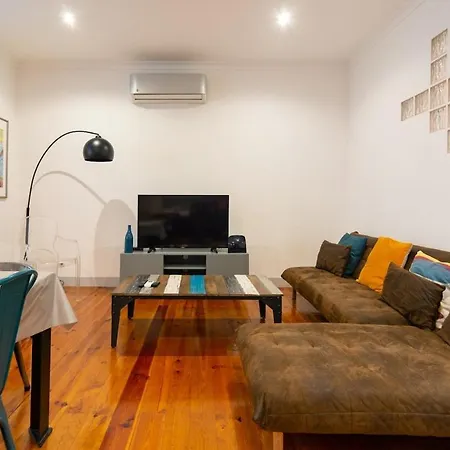 Apartman Old Style Fully Renewed And Spacious 3-bed