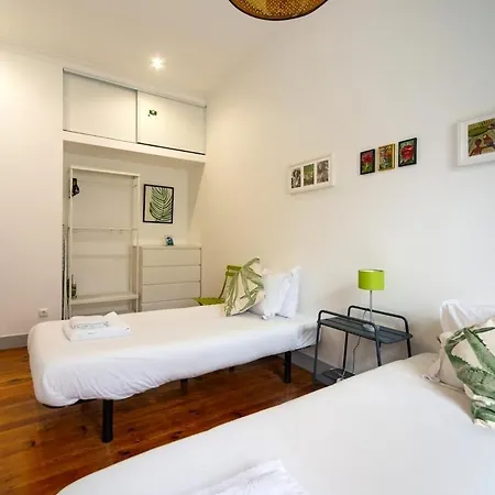 Old Style Fully Renewed And Spacious 3-bed *