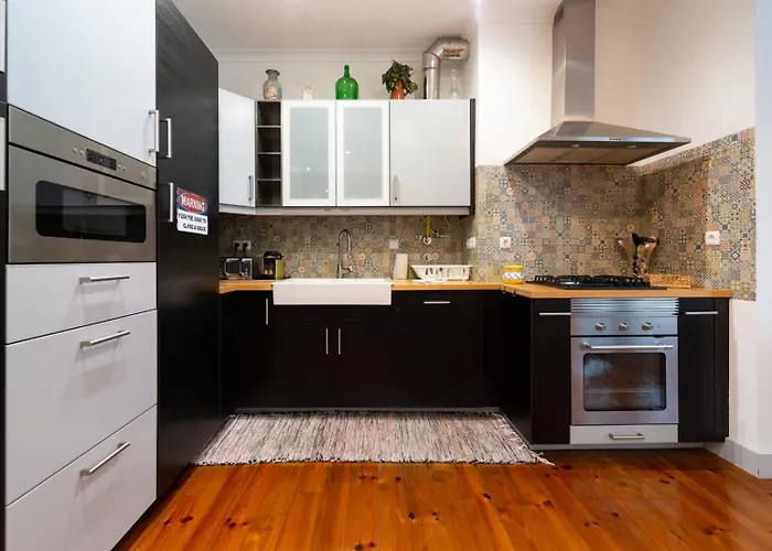 Old Style Fully Renewed And Spacious 3-bed Appartement Lissabon