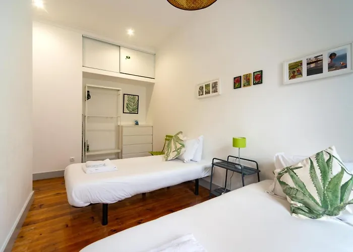 Old Style Fully Renewed And Spacious 3-bed * Lissabon