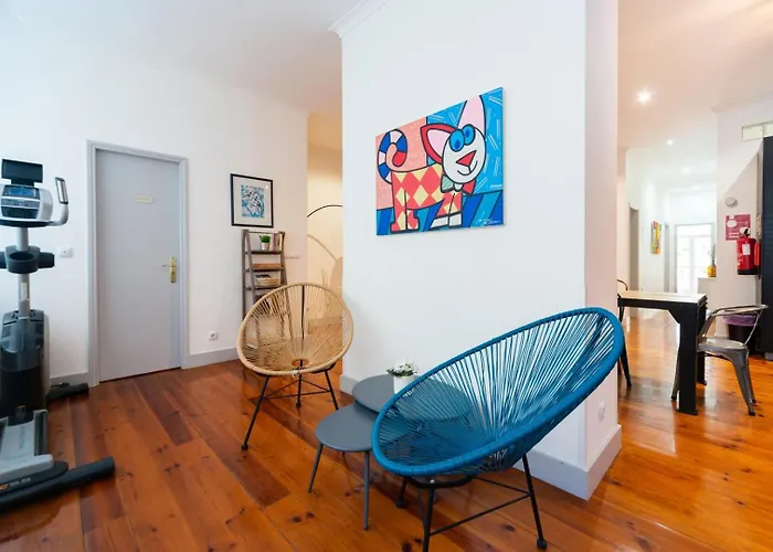 Old Style Fully Renewed And Spacious 3-bed