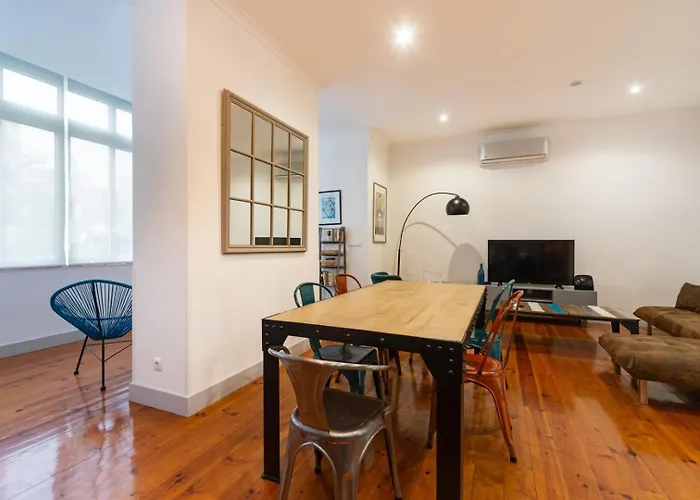 Old Style Fully Renewed And Spacious 3-bed *