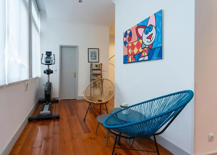 Old Style Fully Renewed And Spacious 3-bed