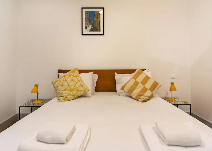 Old Style Fully Renewed And Spacious 3-bed Lisboa