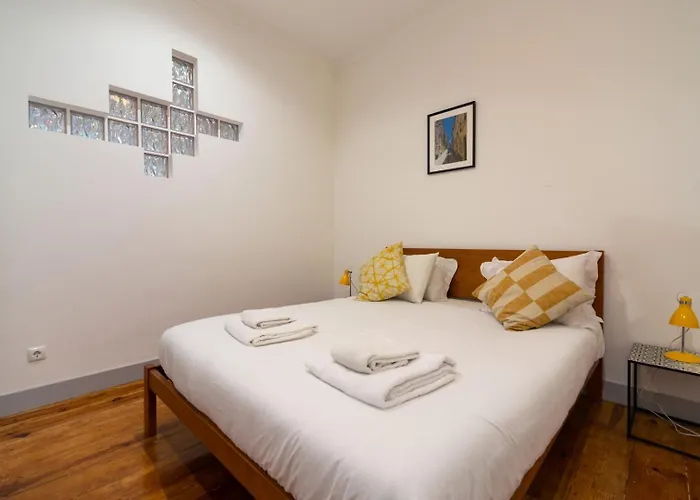 Old Style Fully Renewed And Spacious 3-bed 公寓