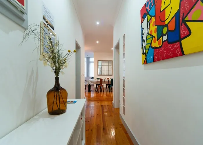 Old Style Fully Renewed And Spacious 3-bed Lissabon