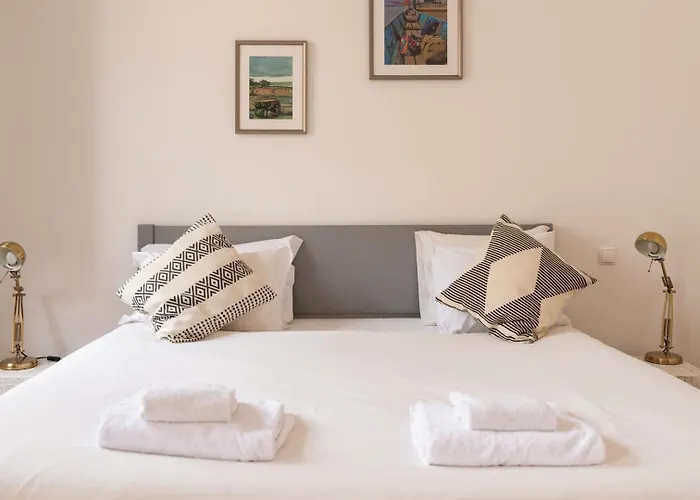 Appartement Old Style Fully Renewed And Spacious 3-bed Lissabon