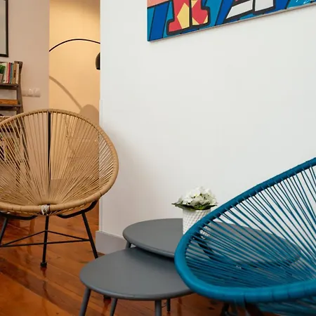 Old Style Fully Renewed And Spacious 3-bed Apartamento