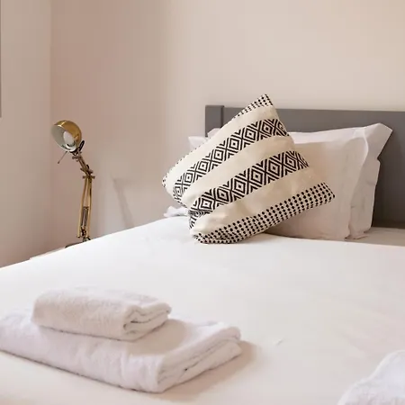 Apartamento Old Style Fully Renewed And Spacious 3-bed *