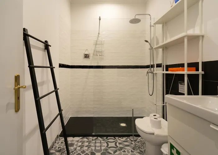 Old Style Fully Renewed And Spacious 3-bed Apartament Lizbona